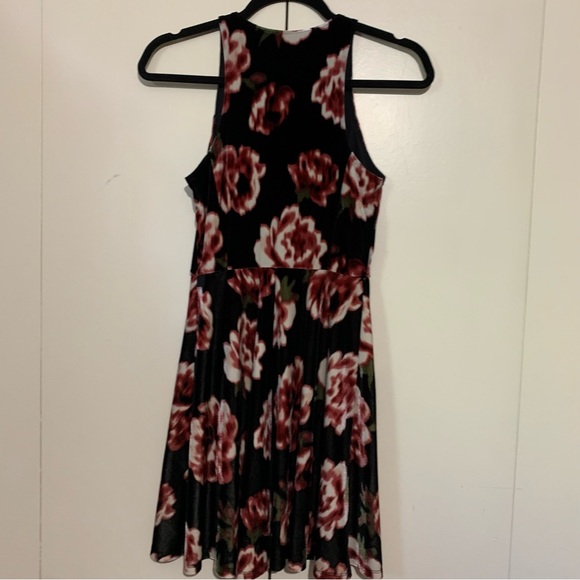 Abercrombie & Fitch Black Floral Velvet Fit & Flare Dress - Picture 7 of 9